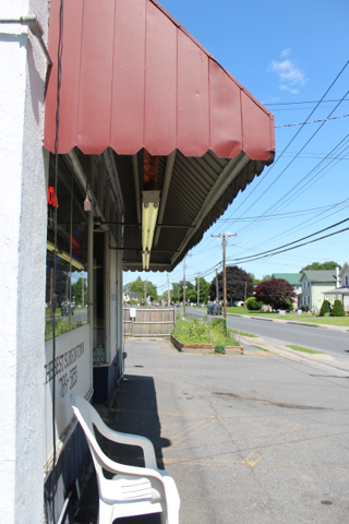 Finger Lakes Delicatessen - Mombergers in Geneva NY